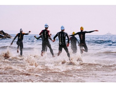 Costruisci un piano di allenamento solido per il triathlon. Scopri i principi fondamentali per strutturare le tue sessioni e progredire efficacemente.