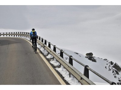Opzioni di allenamento invernale per triatleti: nuoto, home trainer, corsa