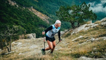 Learn to Run Efficiently with Trail Poles: Techniques, Gear Selection, Common Mistakes, and Expert Tips for Optimizing Your Uphill and Downhill Performance