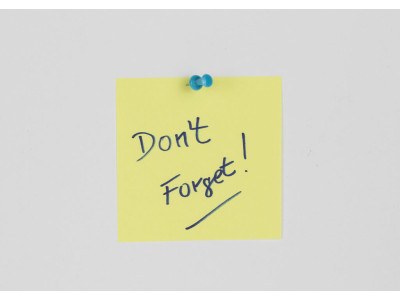 Evita sorprese dell'ultimo minuto! Scopri 10 elementi essenziali da non dimenticare per il tuo prossimo triathlon e preparati.