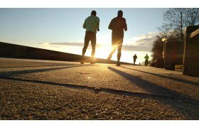 Scopri i nostri consigli e programmi di allenamento per migliorare la tua corsa nel triathlon