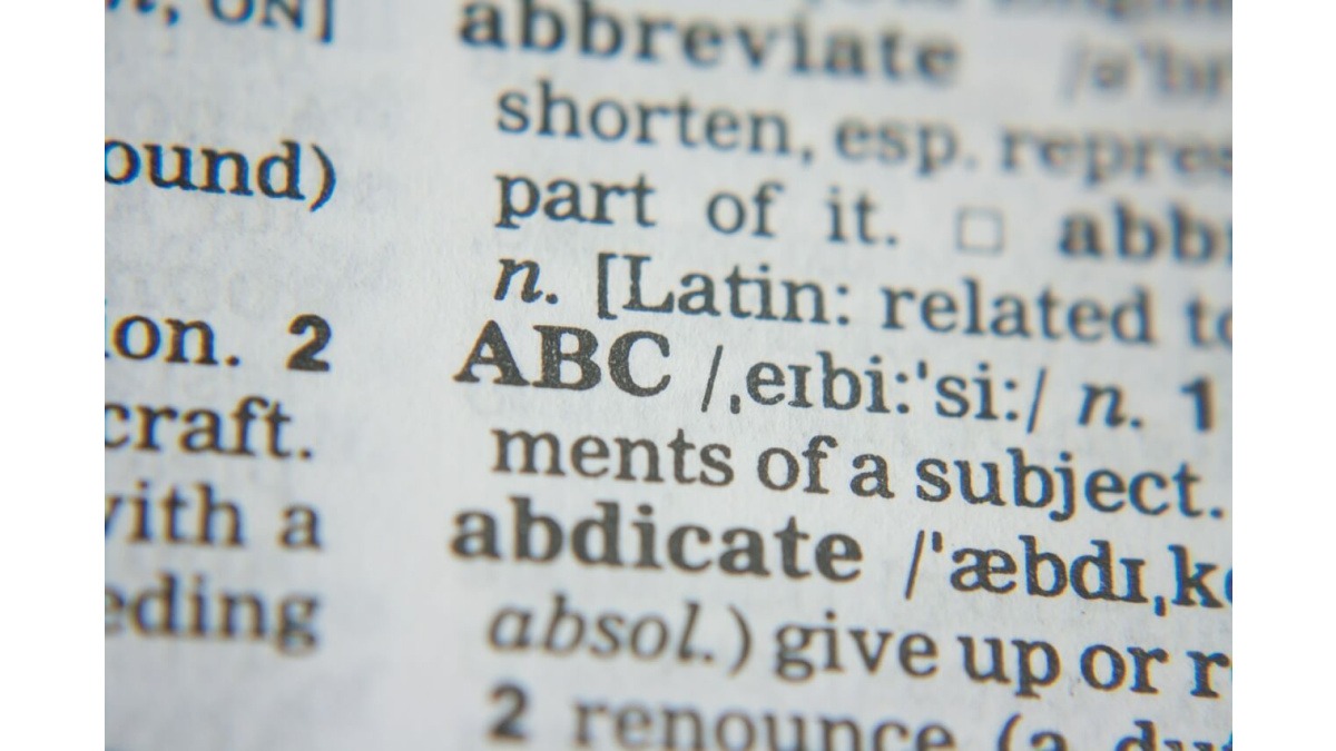 Decifra il linguaggio del triathlon! Il nostro glossario completo ti spiega tutti i termini, da A a Z, per comprendere meglio questo sport appassionante.