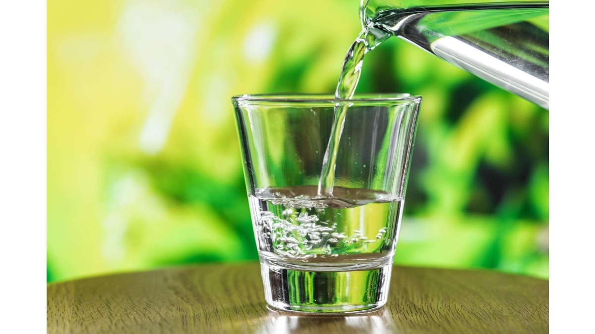 Prevent Hyponatremia in Endurance Sports! Understand Causes, Symptoms, and Essential Prevention Strategies for Triathletes and Trail Runners.