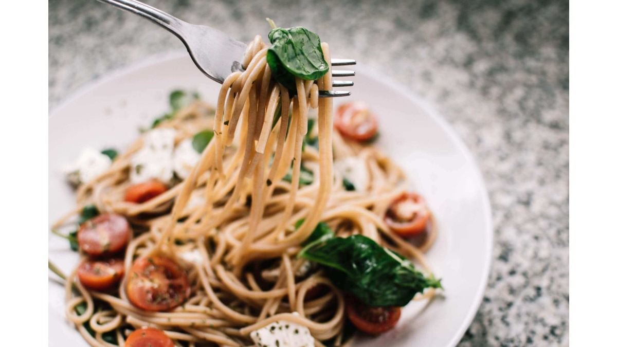 Stay on Track! Learn What and When to Eat During Your Running for Triathlon or Trail to Avoid Hitting the Wall.