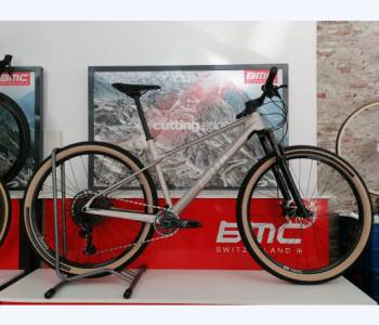 2022 BMC Twostroke 01 THREE