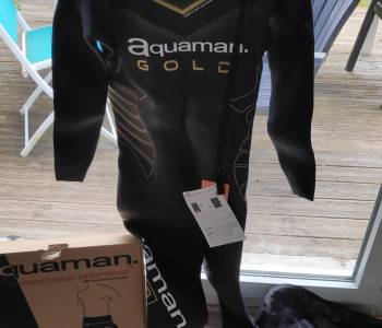 combi aquaman gold homme neuve taille M