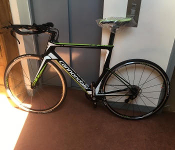 Vends vélo CANNONDALE SLICE 105 Taille 57 (L)