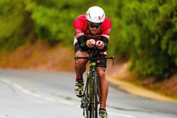 Allenamento Polare vs Piramidale nel Triathlon: Scopri le Differenze