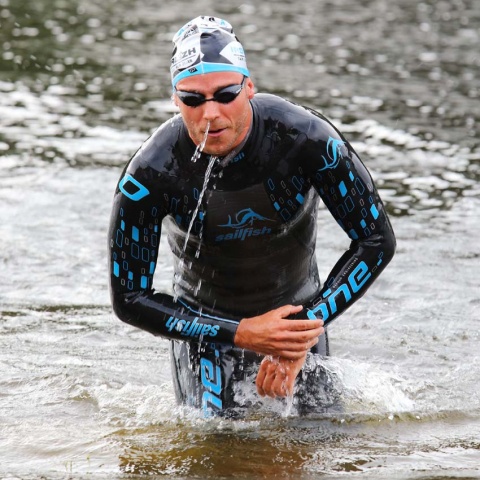 67-combinaisons-neoprene-sailfish 3.jpg